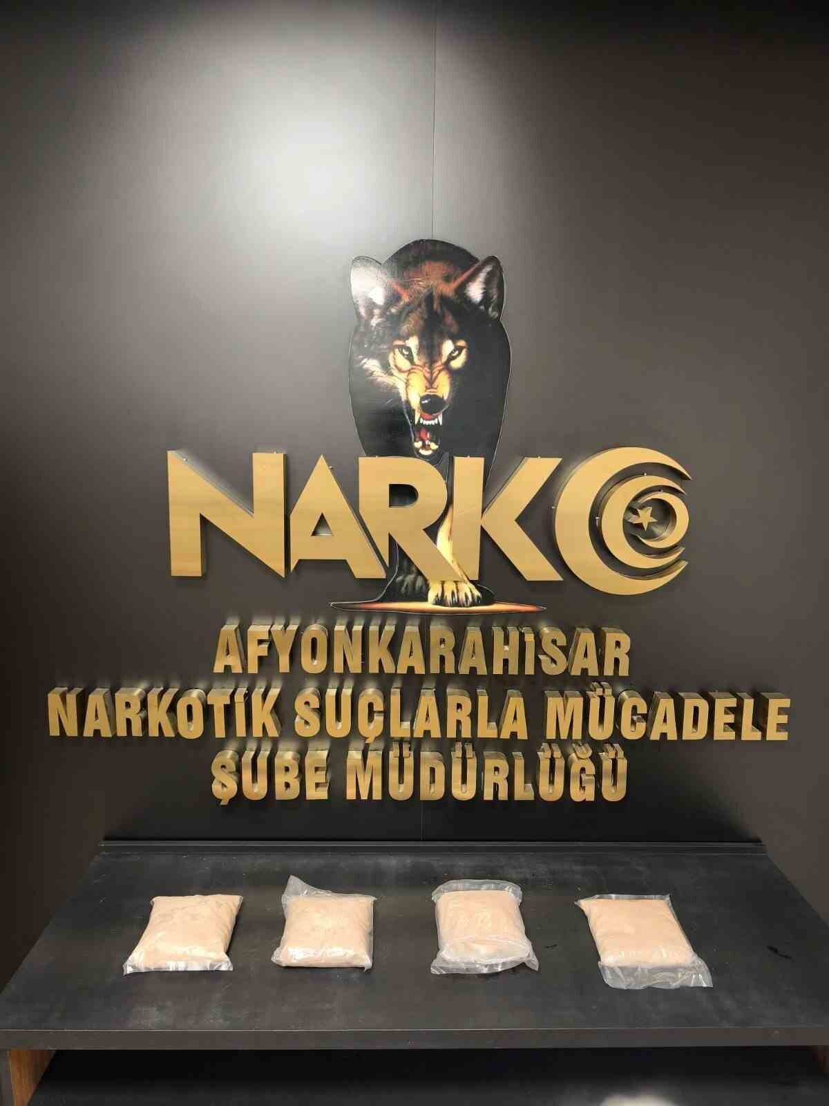 Afyonkarahisar’da yolcu otobüsünde bavulunda 600 kilogram uyuşturucu yapılabilecek hammadde ile