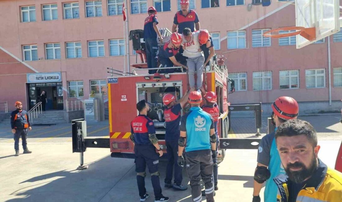 Yozgat’ın Boğazlıyan ilçesinde düzenlenen deprem tatbikatı gerçeği aratmadı. Boğazlıyan’da Yozgat