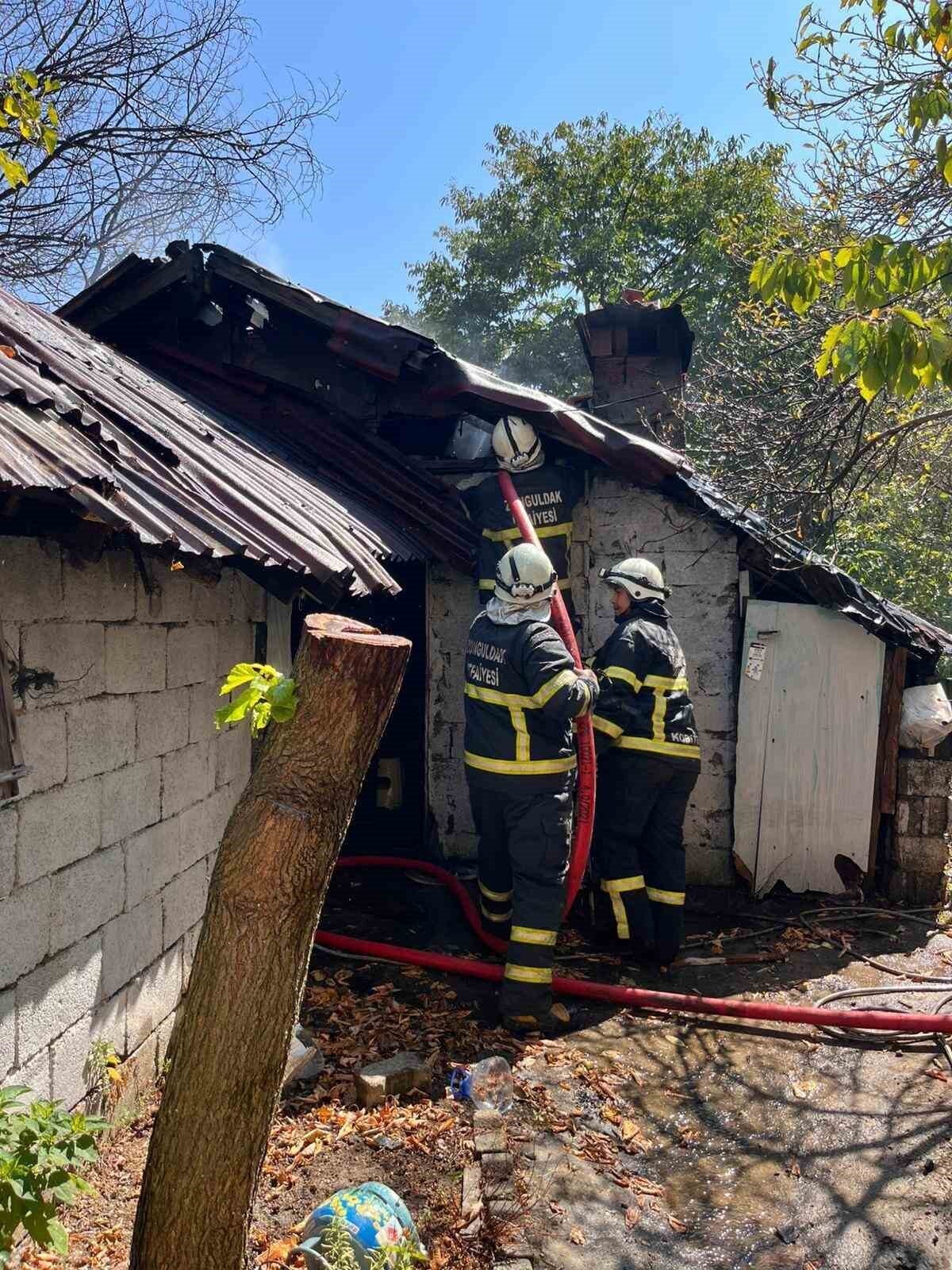 Zonguldak’ta barakada çıkan yangın korkuttu. Edinilen bilgiye göre yangın öğlen