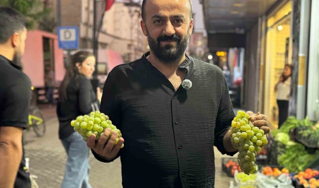 Hakkari’nin Şemdinli ilçesinde yetiştirilen yerli üzümler, Yüksekova pazar tezgâhlarında 59