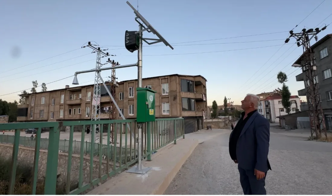 Hakkari’nin Yüksekova ilçesinde yaşanabilecek muhtemel taşkınlara karşı halkı erkenden bilgilendirmek