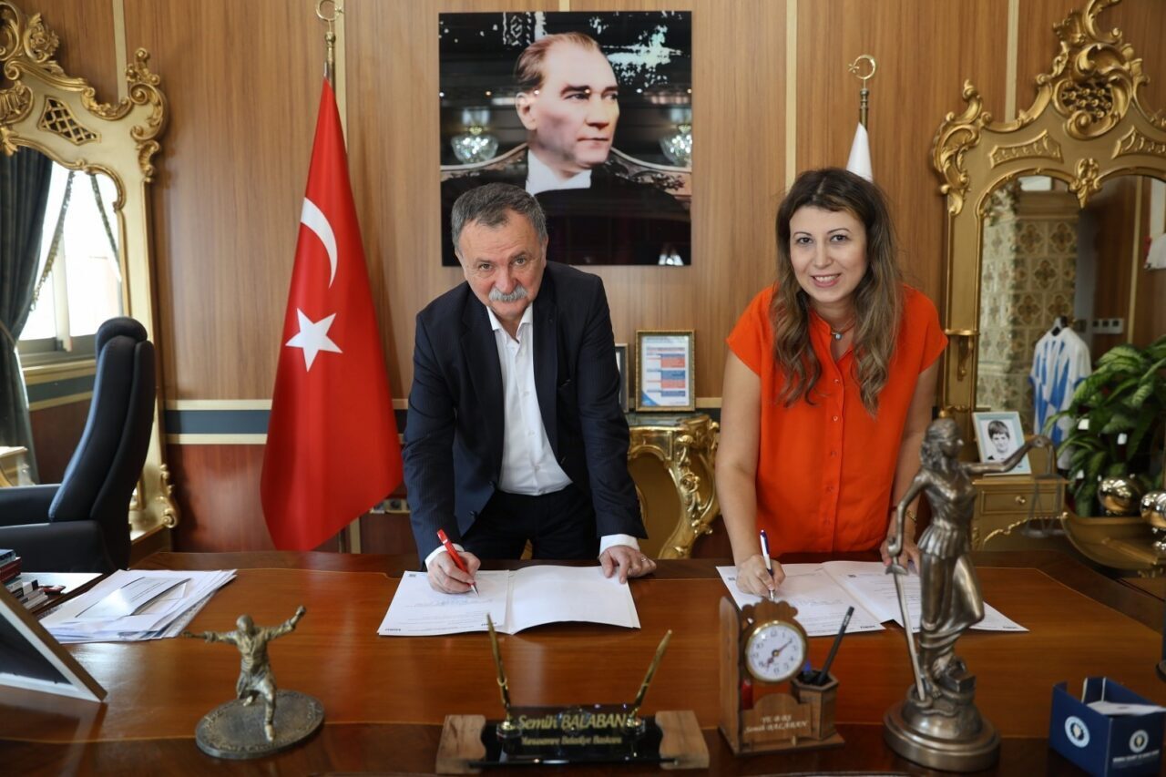 Yunusemre Belediyesi ve MiRU LINGUA Yabancı Dil Kursu arasında imzalanan