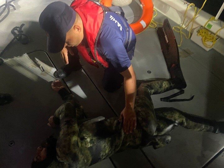 Muğla’nın Bodrum ilçesi açıklarında yüzerek Yunan adalarına geçmeye çalışan düzensiz