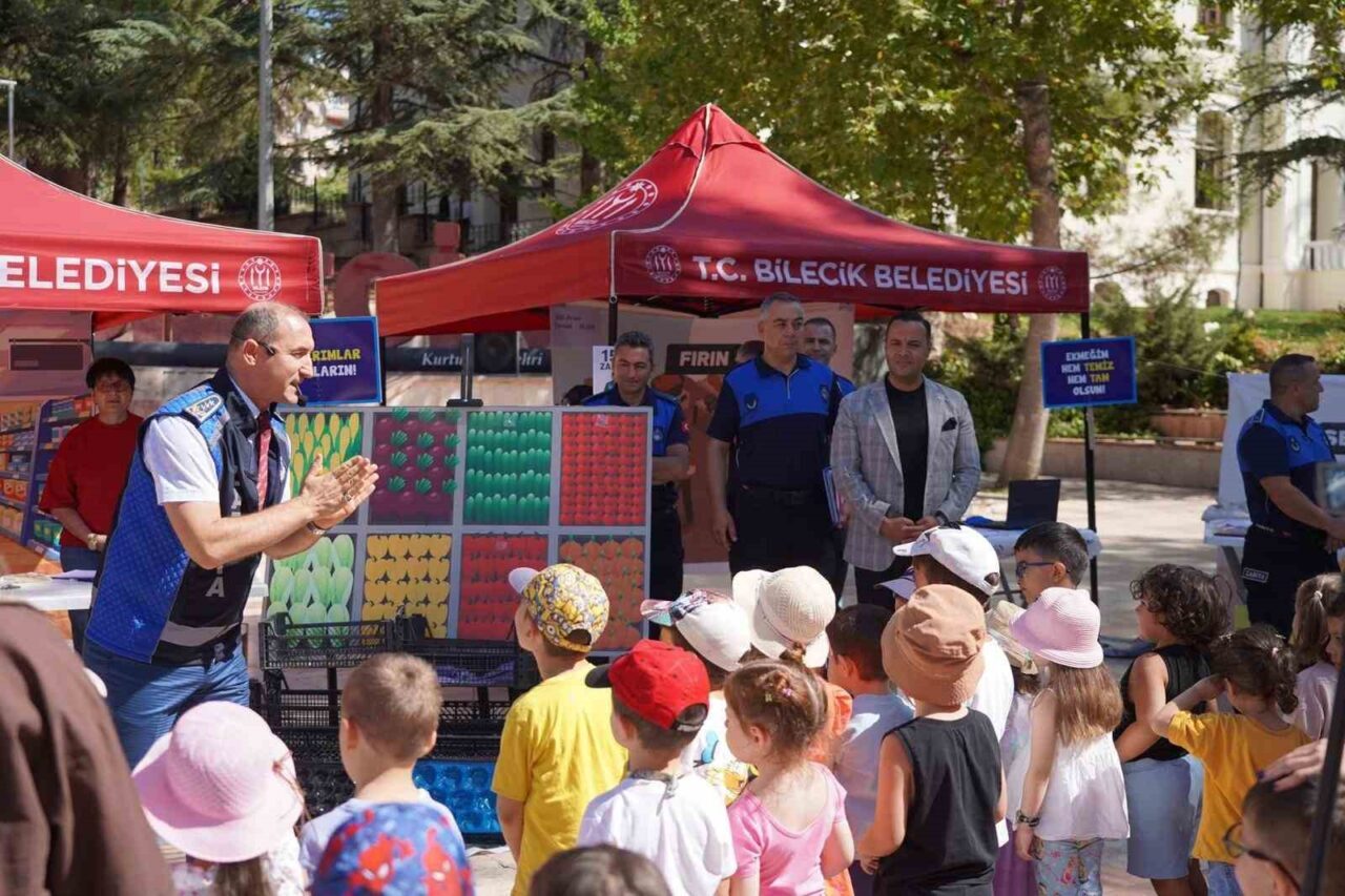 Bilecik Belediyesi Zabıta Müdürlüğü tarafından hazırlanan programda çocuklara, zabıtanın görev,
