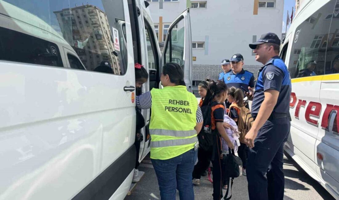 Kayseri Büyükşehir Belediyesi Zabıta ekipleri; eğitim-öğretim dönemi başlayan okullarda öğrencilerin