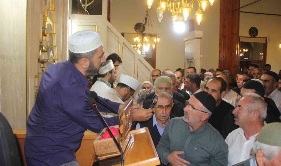 Sivas’ın Zara ilçesinde Mevlit Kandili münasebetiyle dualar edildi, Kur’an-ı Kerim