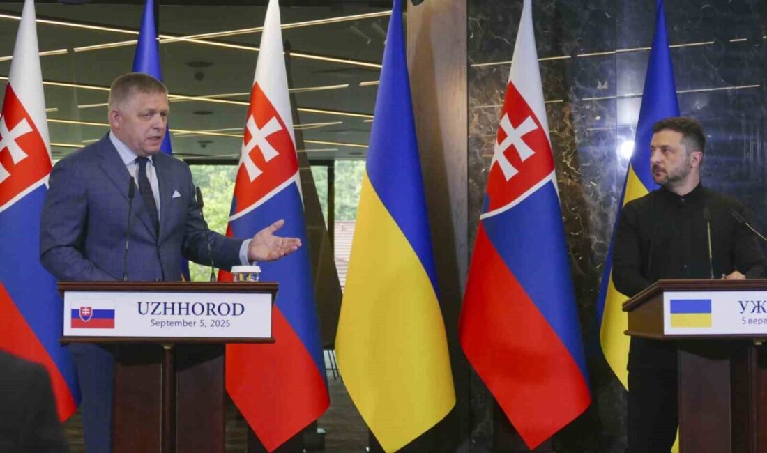 Ukrayna Devlet Başkanı Vladimir Zelenskiy, Slovakya Başbakanı Robert Fico ile