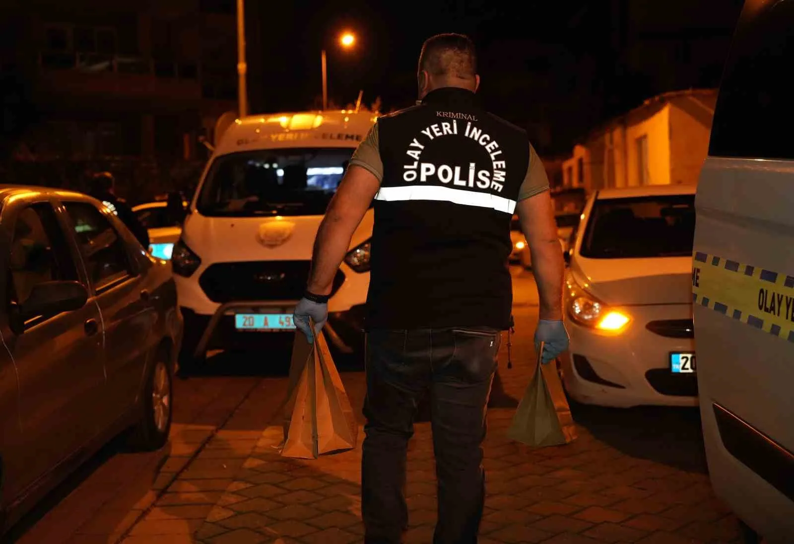 Denizli’de 1 ay önce evlendiği eşiyle tartışan koca, tüfekle önce