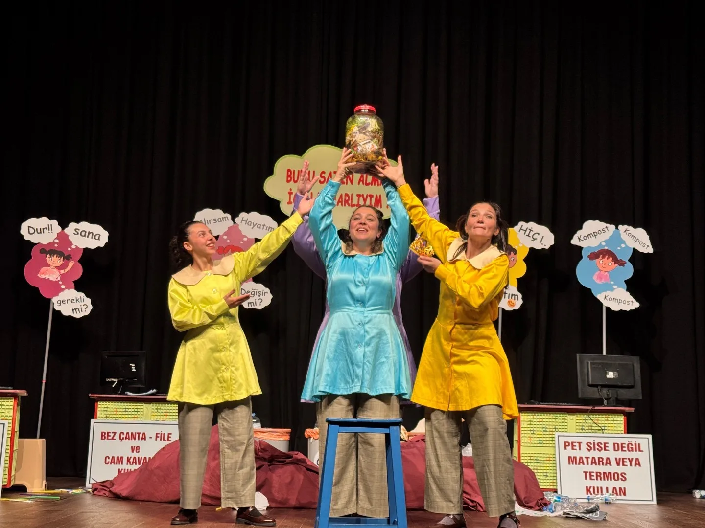 Kocaeli Büyükşehir Belediyesi, “Bir dünya daha yok” mesajıyla çocuklara çevre