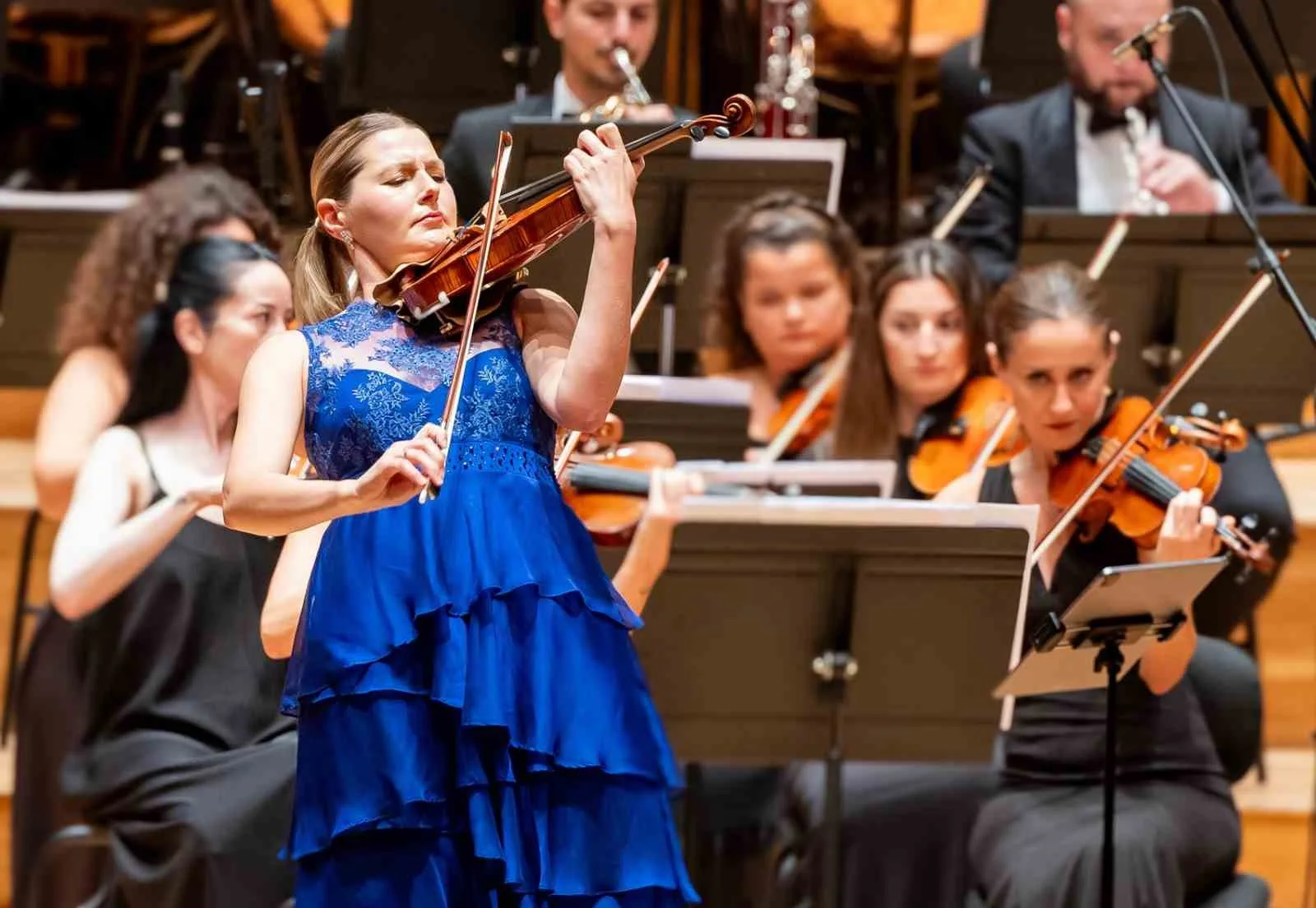 Yaşar Üniversitesi Senfoni Orkestrası, dünyaca ünlü Slovenyalı keman sanatçısı Tanja