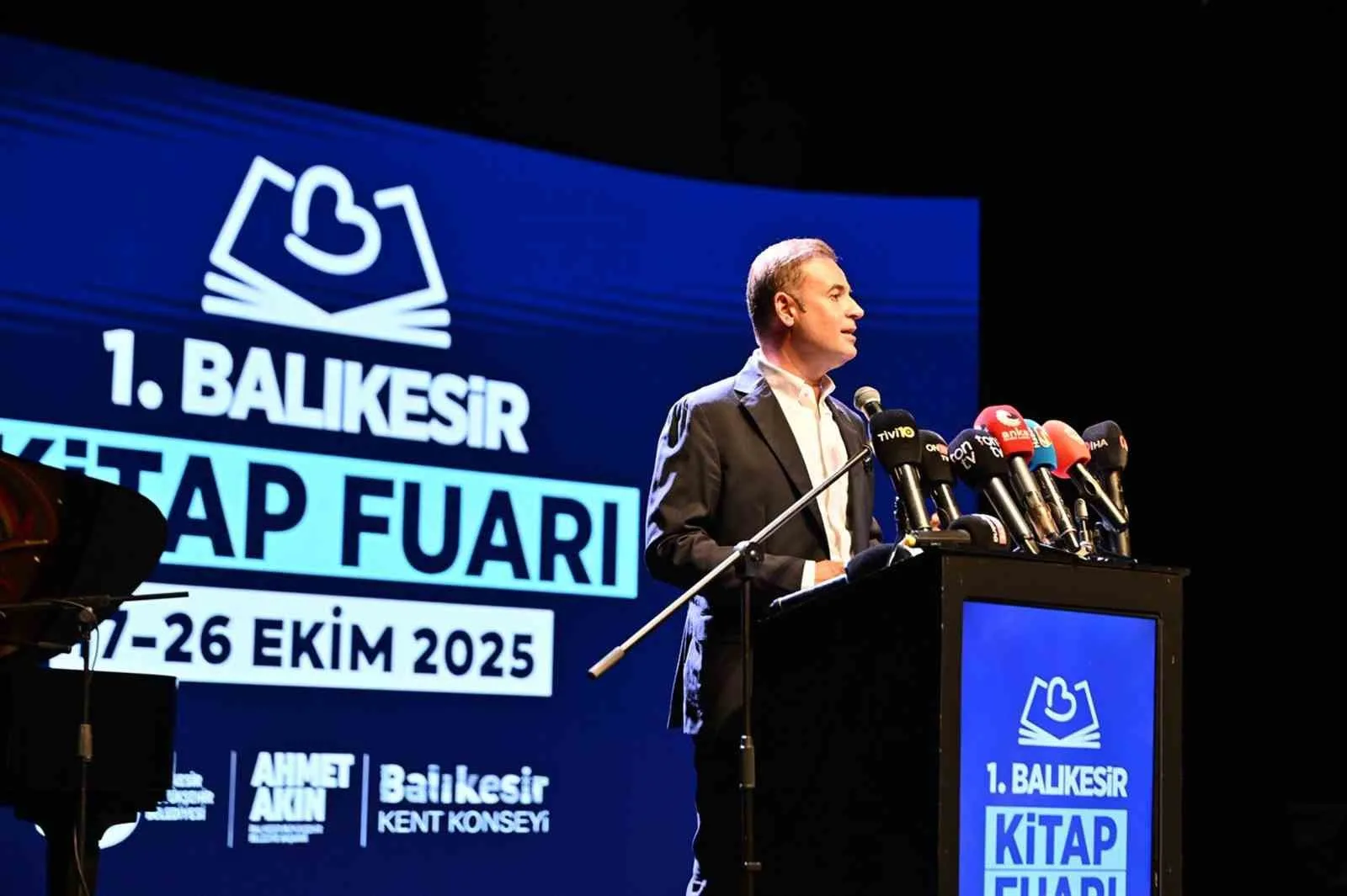 1.Balıkesir Kitap Fuarı görkemli bir tören açıldı. Balıkesir Büyükşehir Belediye