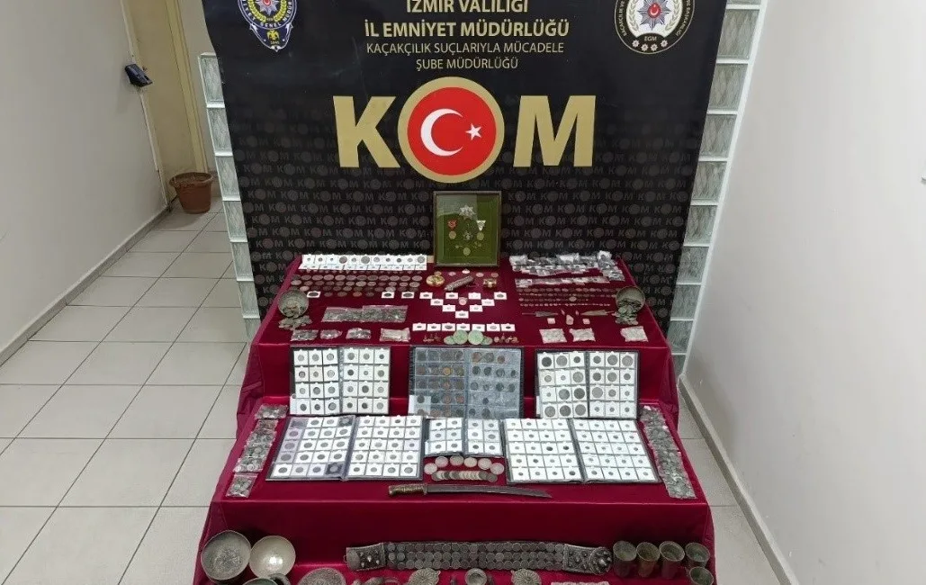 İzmir’de düzenlenen tarihi eser kaçakçılığı operasyonunda, Fatih Sultan Mehmet’ten Kanuni