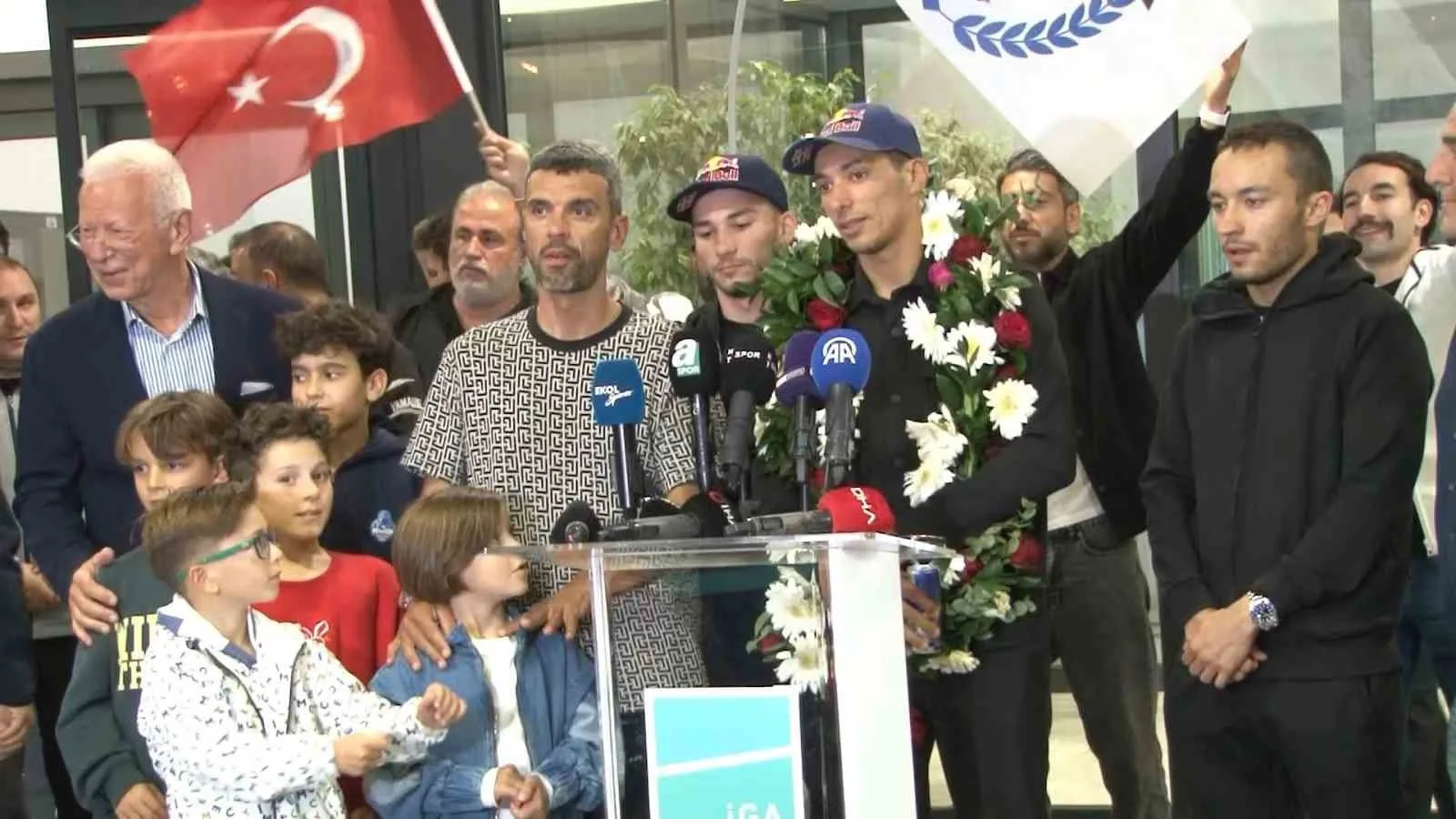 2025 Dünya Superbike Şampiyonası’nda 3. kez şampiyon olan Toprak Razgatlıoğlu