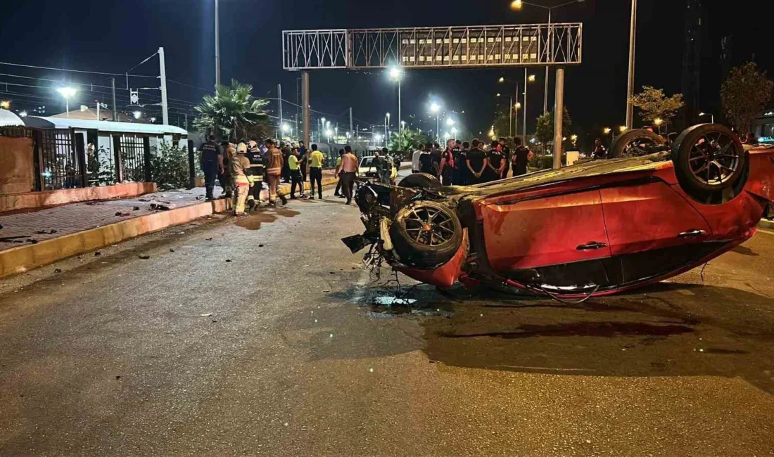 Hatay’da otomobilin kaldırımdaki yayalara çarpmasıyla 3 kişinin öldüğü kazada, 25