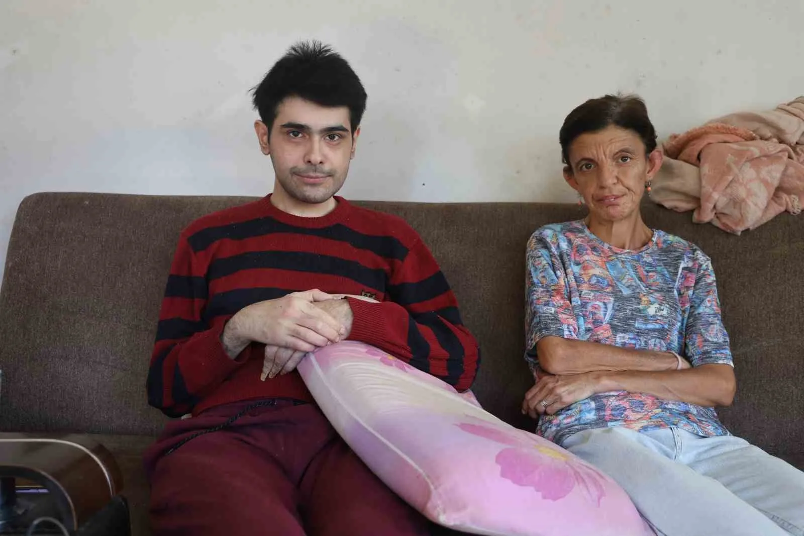 Hatay’da 3 yıla yakın süredir evden çıkmayarak sadece telefonla ve