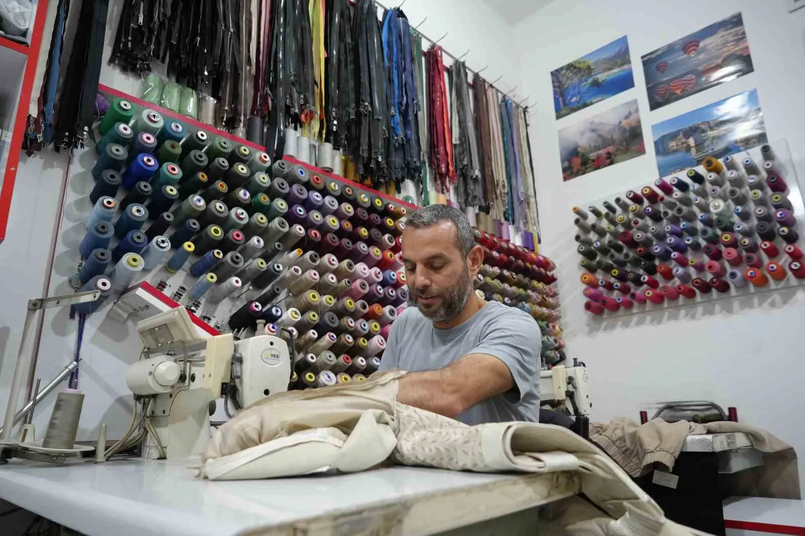 Kocaeli’nin İzmit ilçesinde 31 yıldır terzilik yapan Halil İbrahim Öztürk,