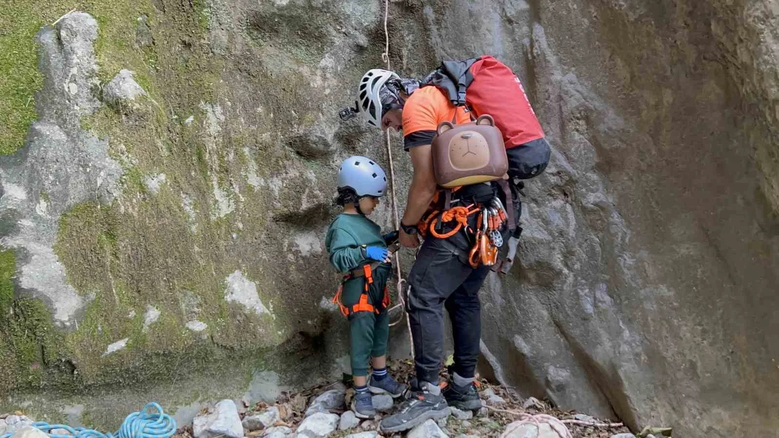 Manisa’nın Soma ilçesinde bulunan Darkale Kanyonu, Türkiye’de bir ilke ev