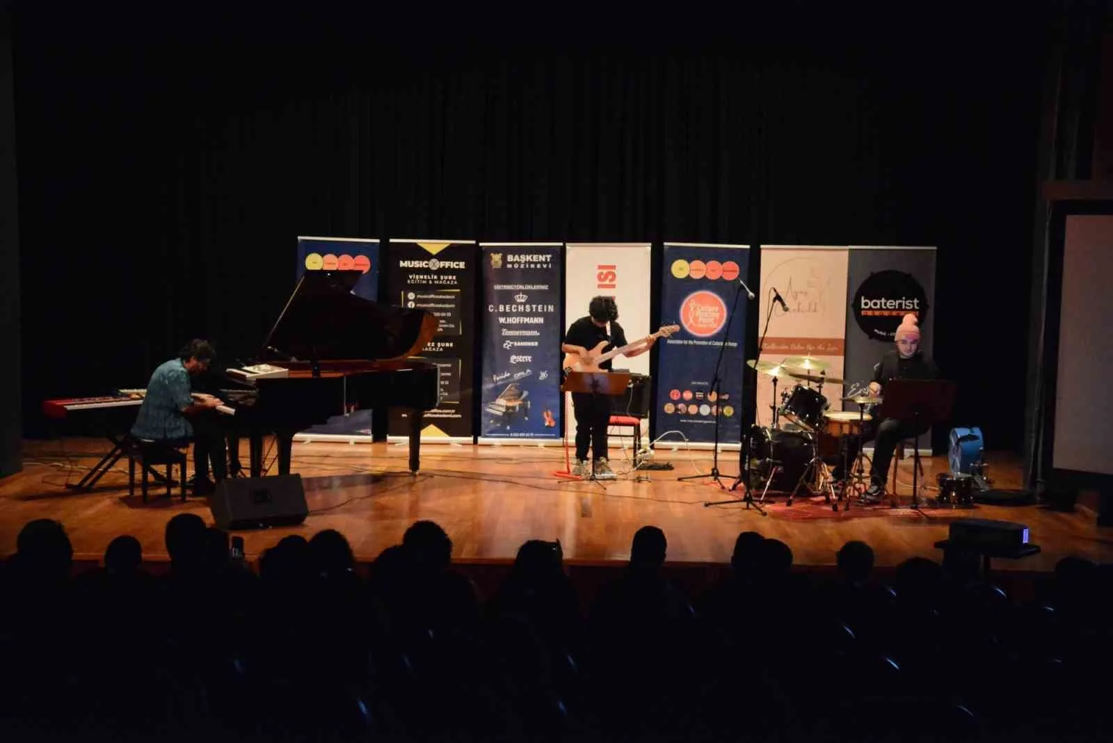 Anadolu Üniversitesi Devlet Konservatuvarı Müzik Bölümü, Piyano Anasanat Dalı tarafından