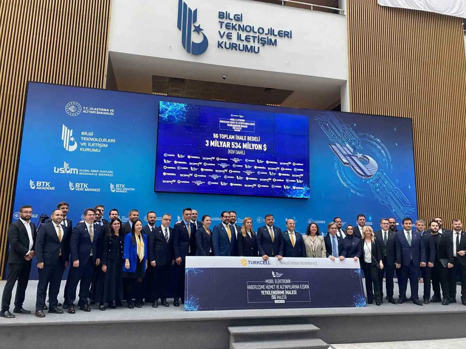 Bilgi Teknolojileri Kurumu’nda (BTK) gerçekleştirilen 5G Yetkilendirme İhalesi’nde toplam ihale