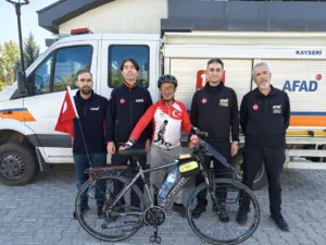 İzmir’den yola çıkan gezgin Orhan Kotluk, ‘Asrın Felaketi’ olarak nitelendirilen