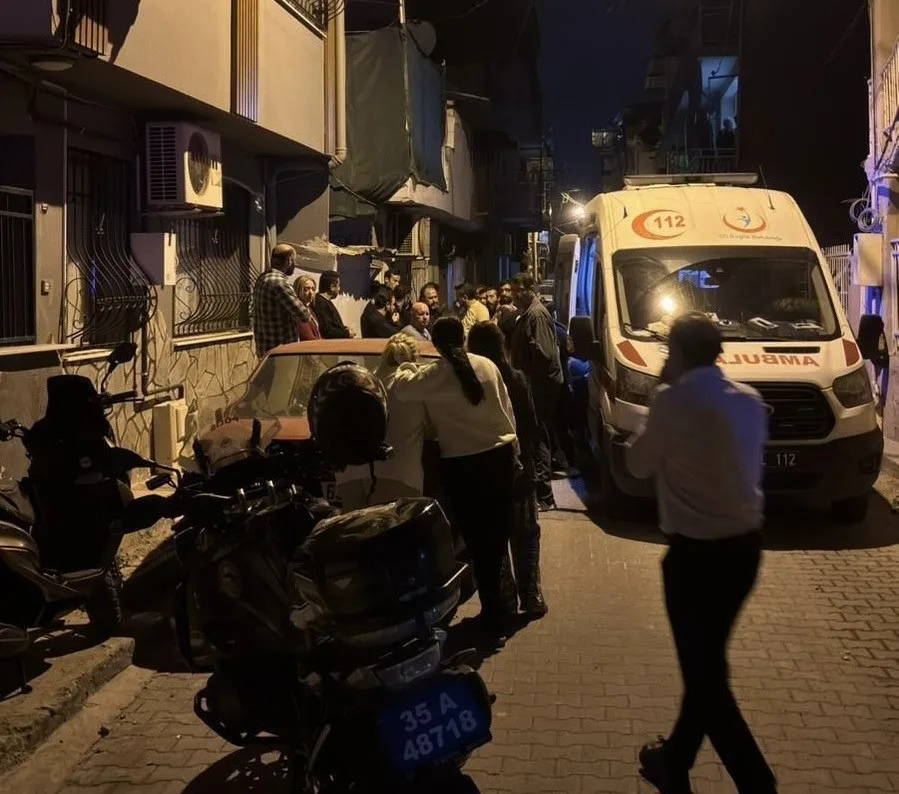 İzmir’in Bornova ilçesinde bir kişi, tartıştığı yatalak eşini silahla vurarak