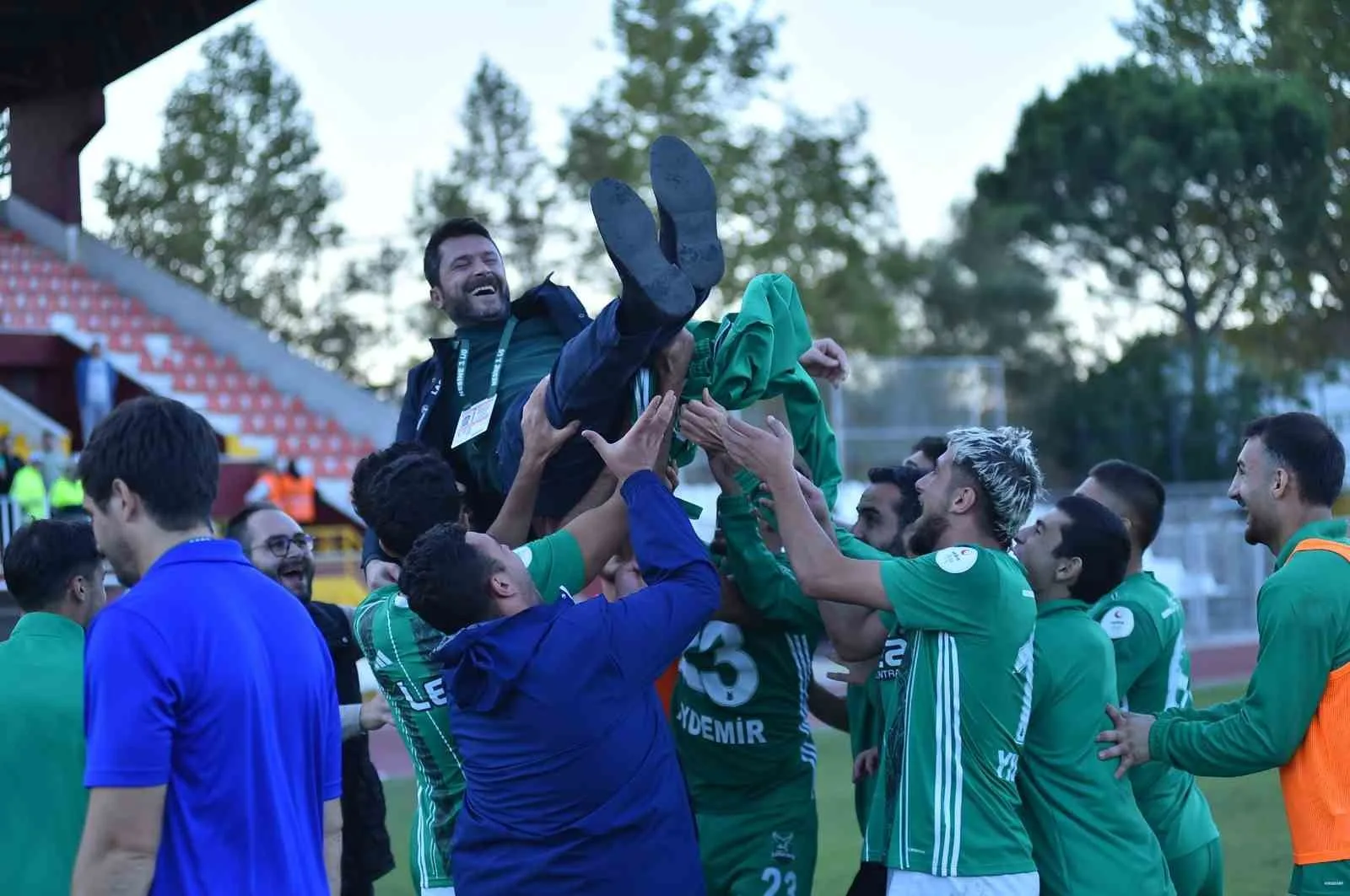 Nesine 3. Lig 1. Grup’ta mücadele eden Kafkasspor, 3 kırmızı