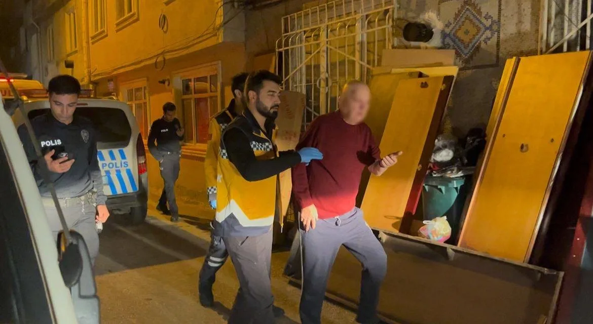 Bursa’nın Osmangazi ilçesinde alkol alan yaşları 80’i bulan 3 vatandaş