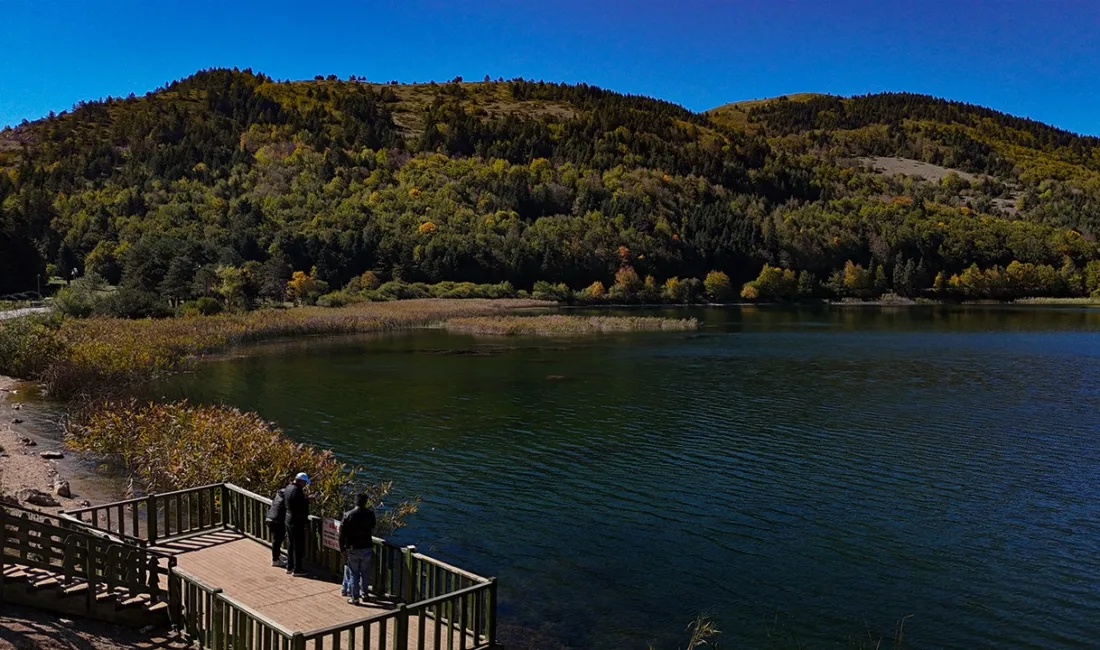 Bolu’nun gözde turizm merkezi olan Abant Gölü Milli Parkı’nda sonbahar