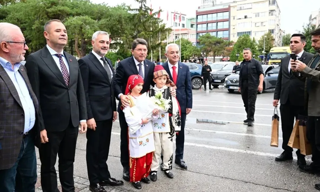 Adalet Bakanı Yılmaz Tunç, Kırklareli’nde çeşitli ziyaretlerde bulundu. Adalet Bakanı