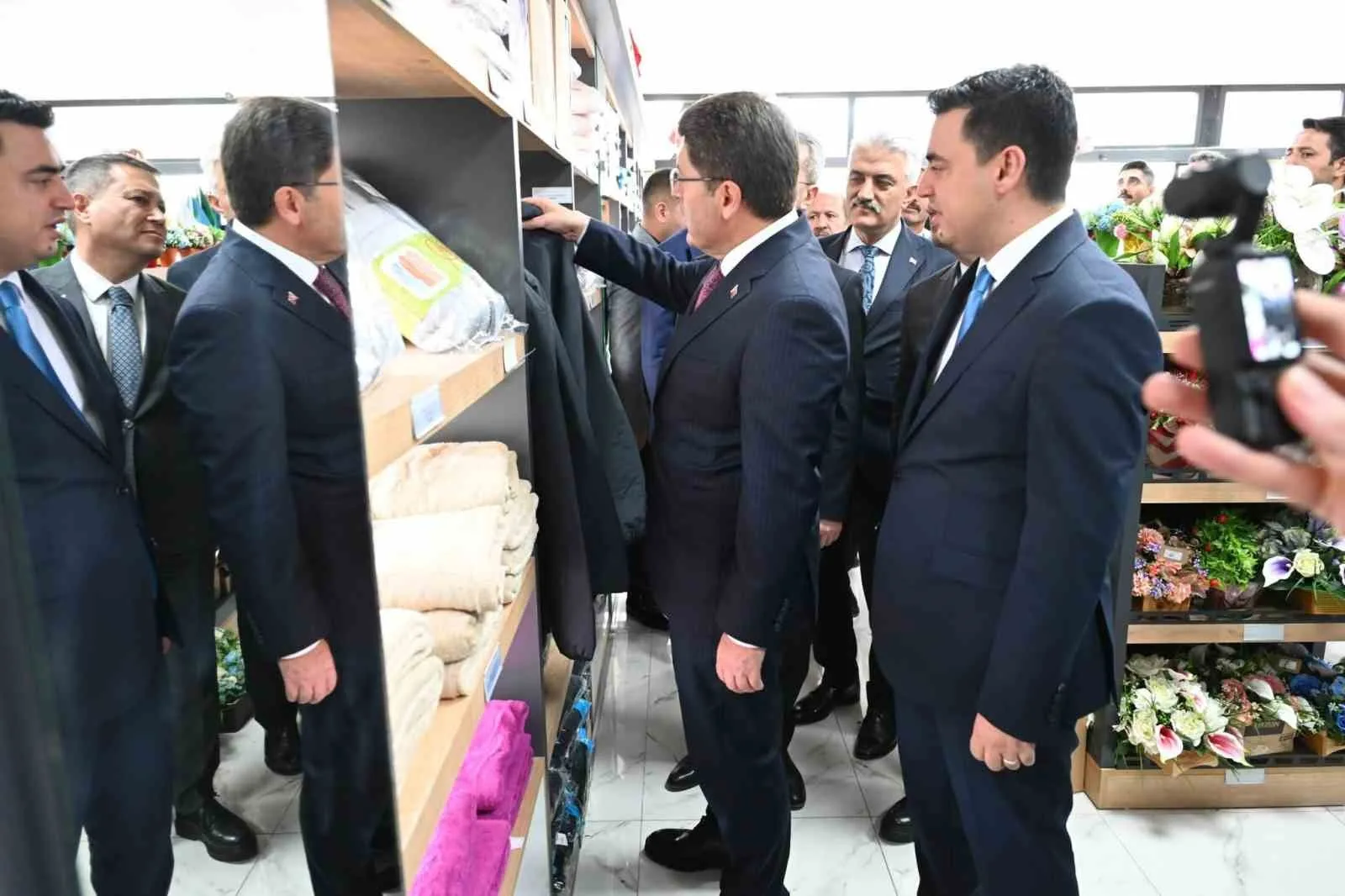 Adalet Bakanı Yılmaz Tunç, Kırıkkale Adalet Sarayı’nda hukuk camiasını ziyaret