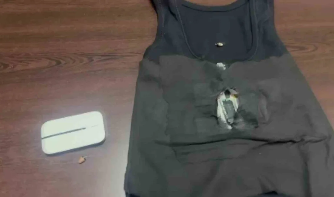 Adana’da ehliyet sınavında biri kadın iki kişinin tişörte ve kemer