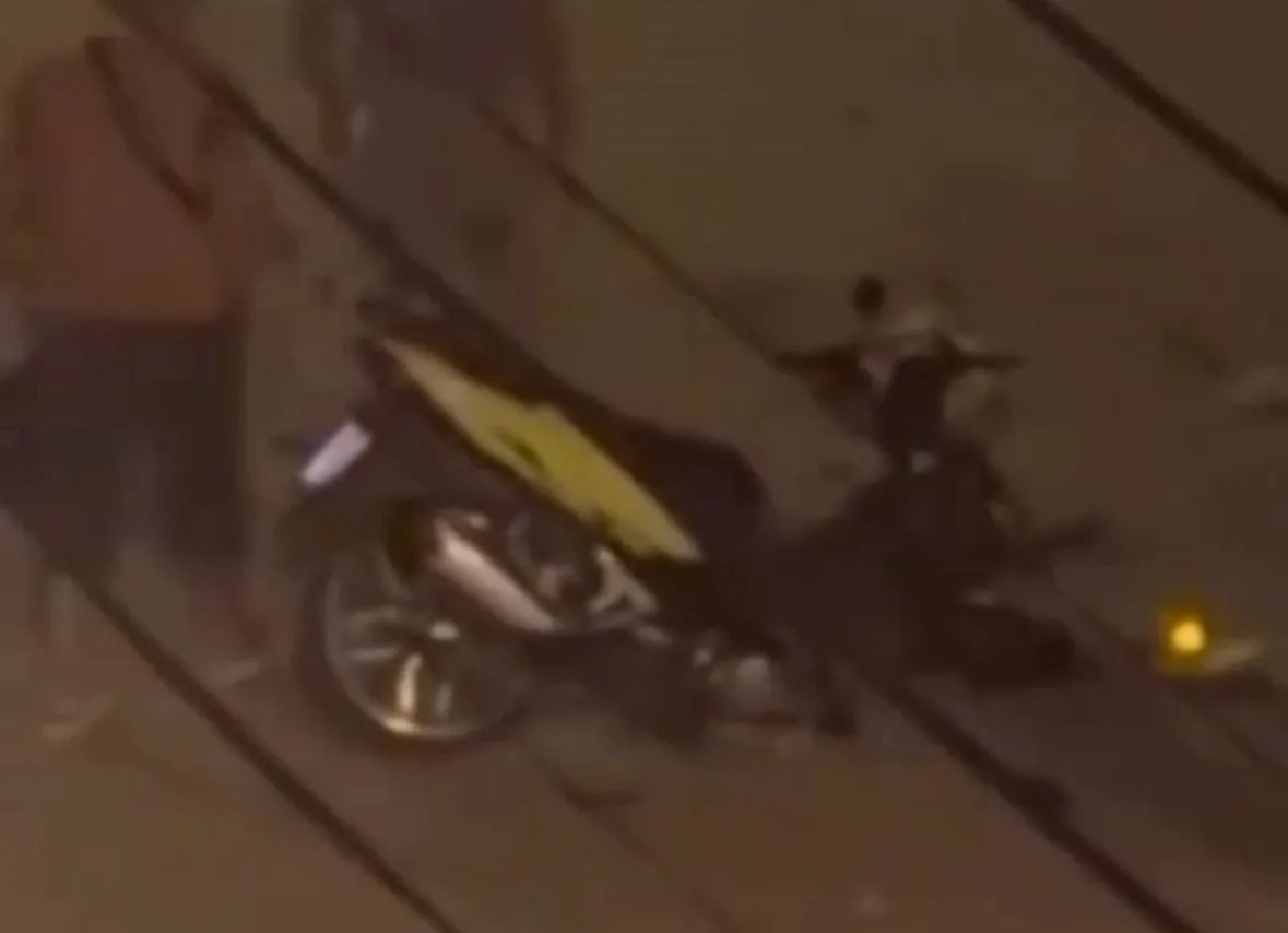 Adana’da iki motosikletin kafa kafaya çarpıştığı kazada 2 kişi yaralandı.