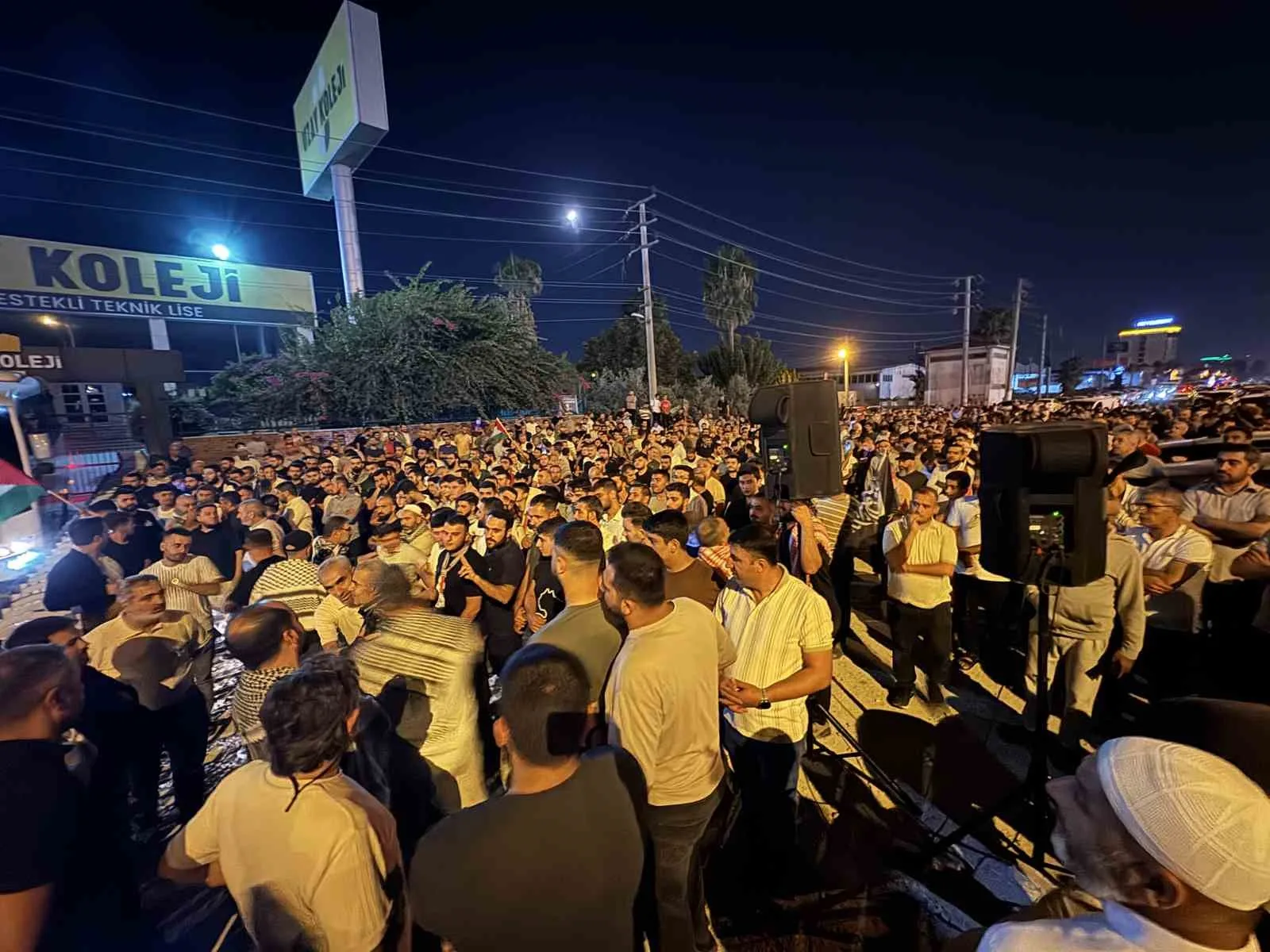 Adana’da, İsrail’in Küresel Sumud Filosu’na yönelik müdahalesi protesto edildi. Kentteki