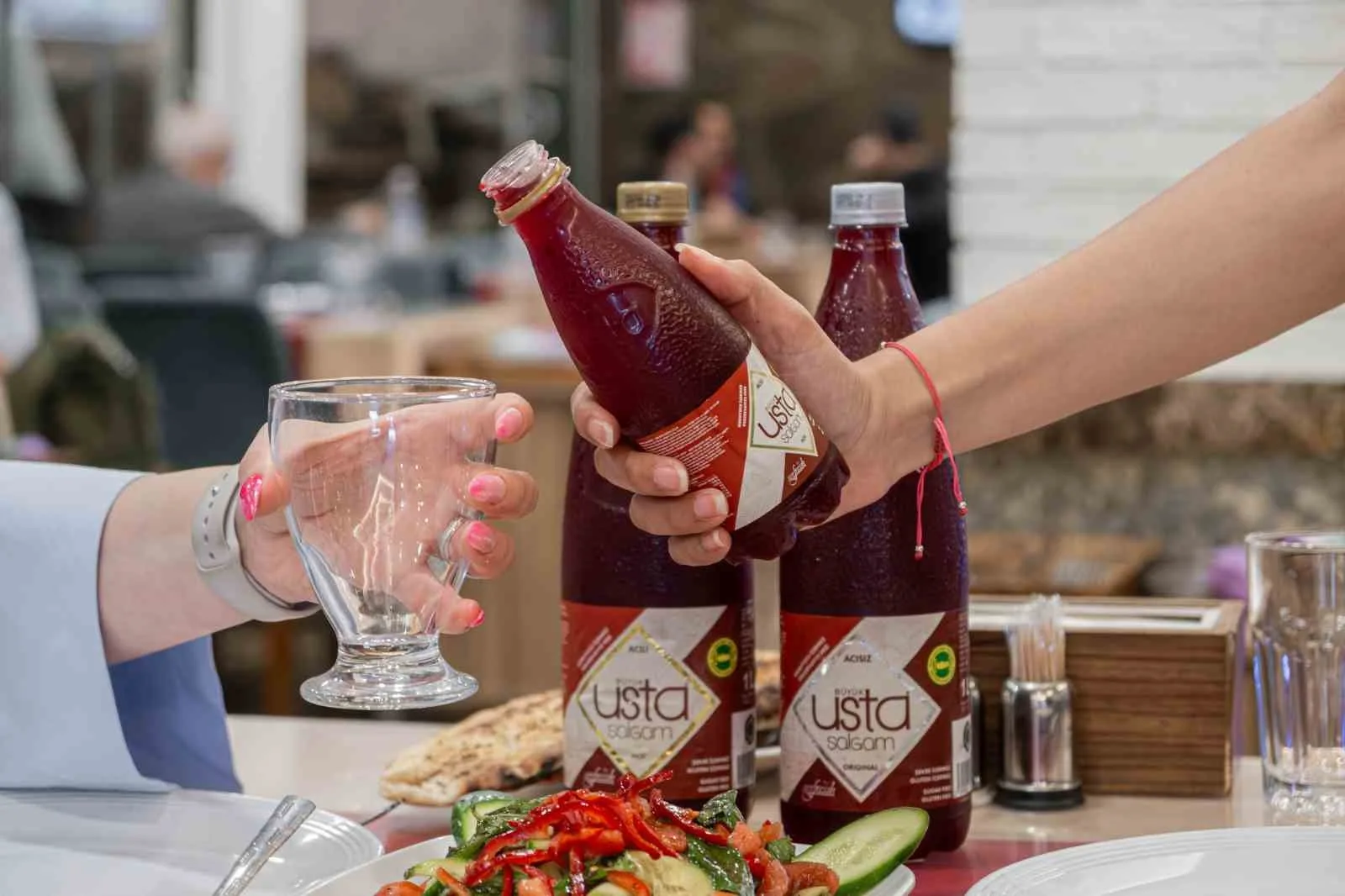 Adana’nın tescilli lezzeti şalgam suyu, Serfressh Şalgam ile artık uçak