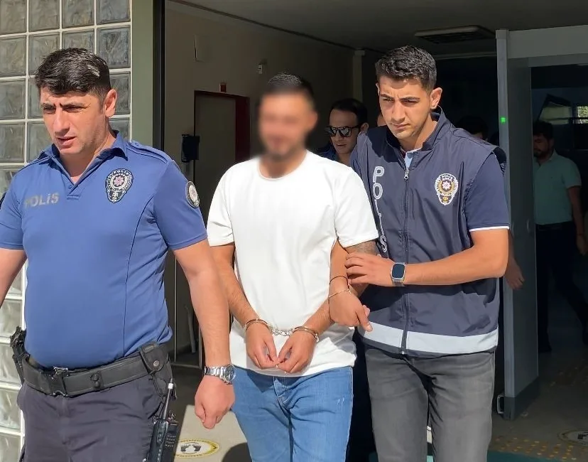 Aydın’ın Efeler İlçesi’nde bir trafik kazası sonrası sürücüyü darp ettiği