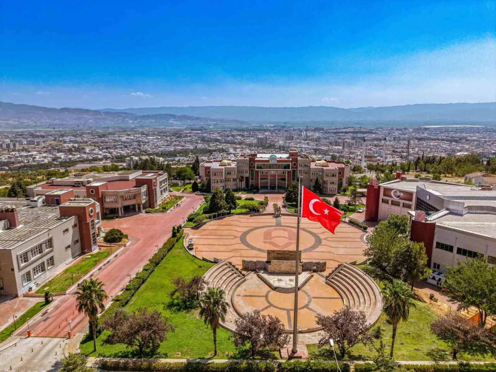 Aydın Adnan Menderes Üniversitesi (ADÜ) Senatosu, İsrail’in Gazze’de sivillere yönelik