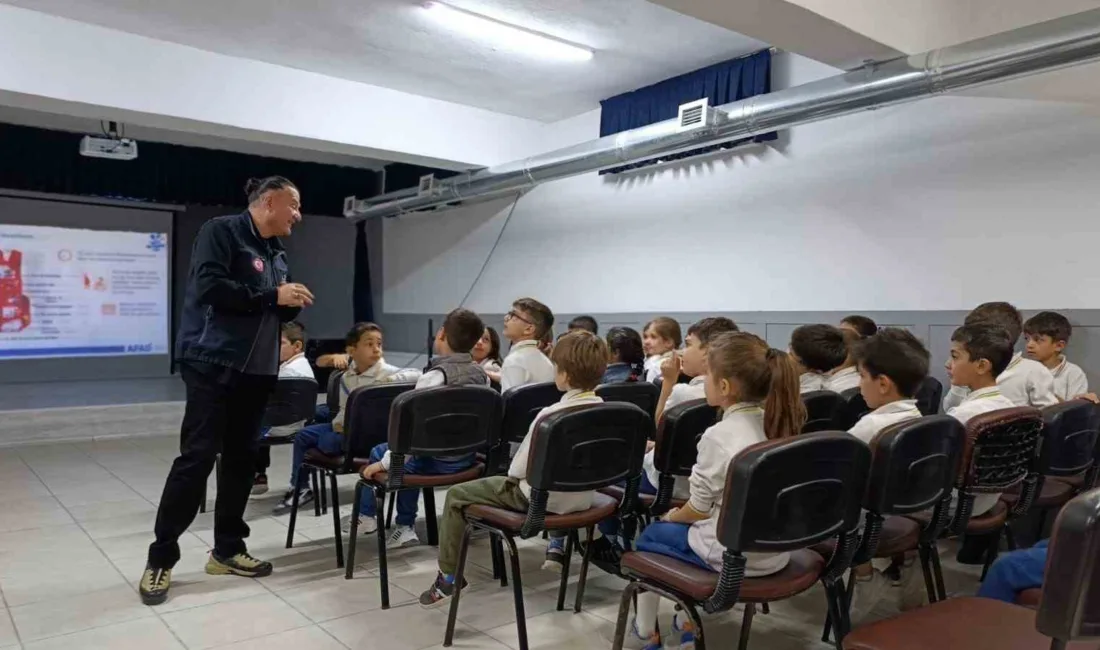 Eskişehir Afet ve Acil Durum Müdürlüğü (AFAD) ekipleri tarafından ilkokula