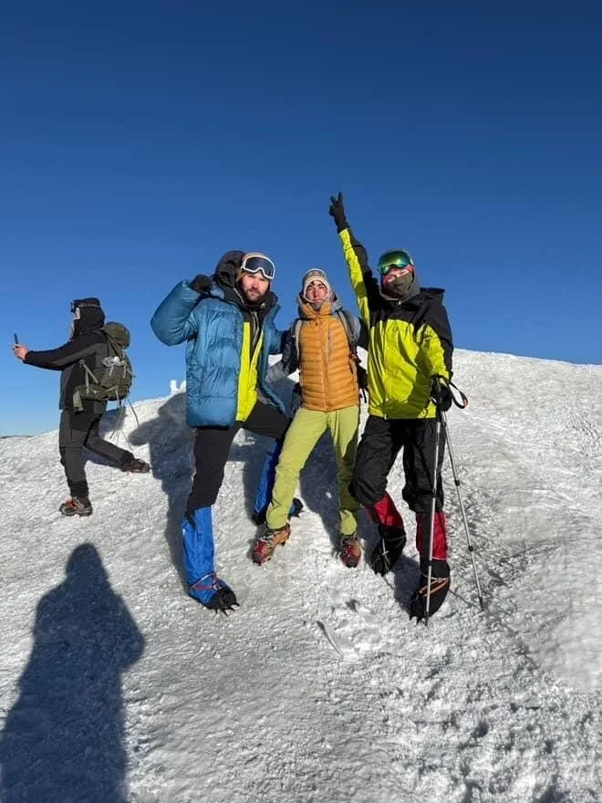 Bir grup dağcı, yılın her döneminde ilgi gören Ağrı Dağı’nın
