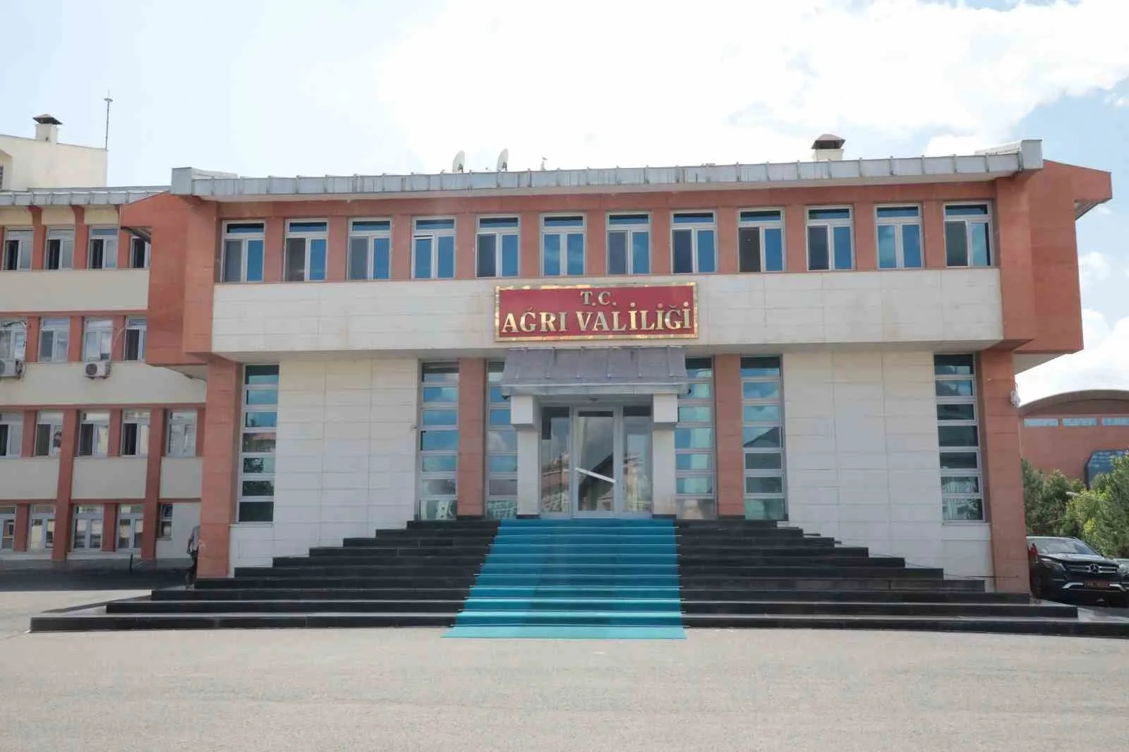 Ağrı Valiliği, sosyal medya platformlarında ve bazı haber sitelerinde yer