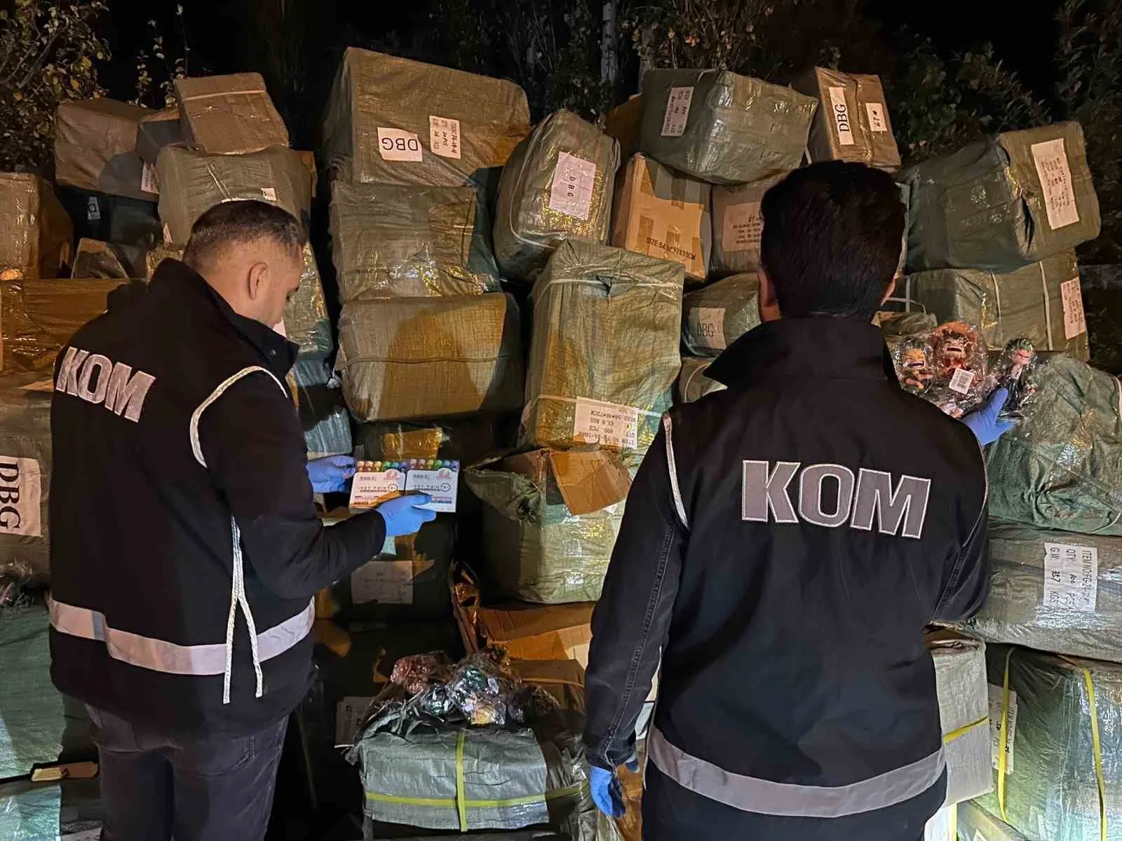 Ağrı’da piyasa değeri 40 milyon lirayı bulan kaçak oyuncak ve