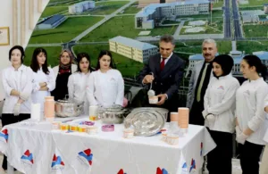 Ağrı’da üniversiteye yeni başlayan öğrenciler, şehrin yöresel lezzeti “Gırar” çorbasını
