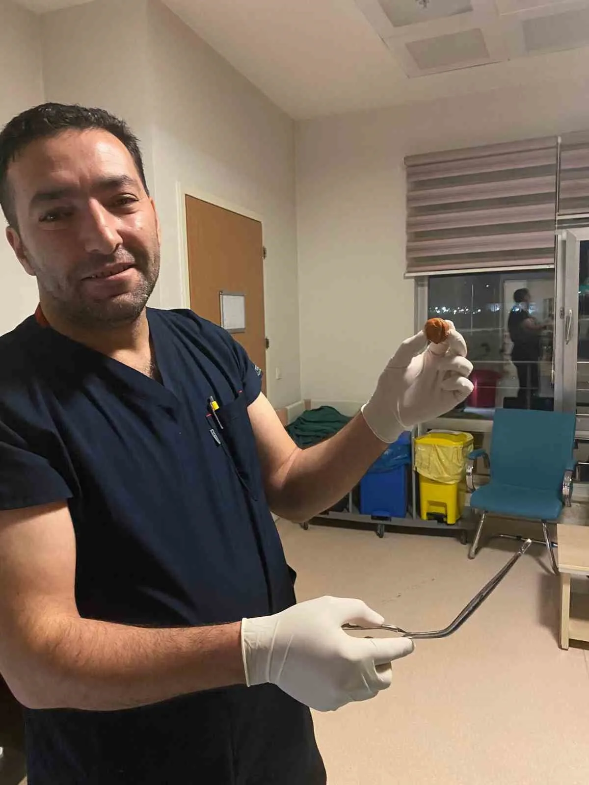 Ağrı’da zihinsel engelli bir kadının yuttuğu ceviz, AİÇÜ Eğitim ve