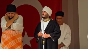 DENİZLİ (İHA) – Denizli’de Pamukkale Halk Eğitimi Merkezi’nin tiyatro kursiyerleri,