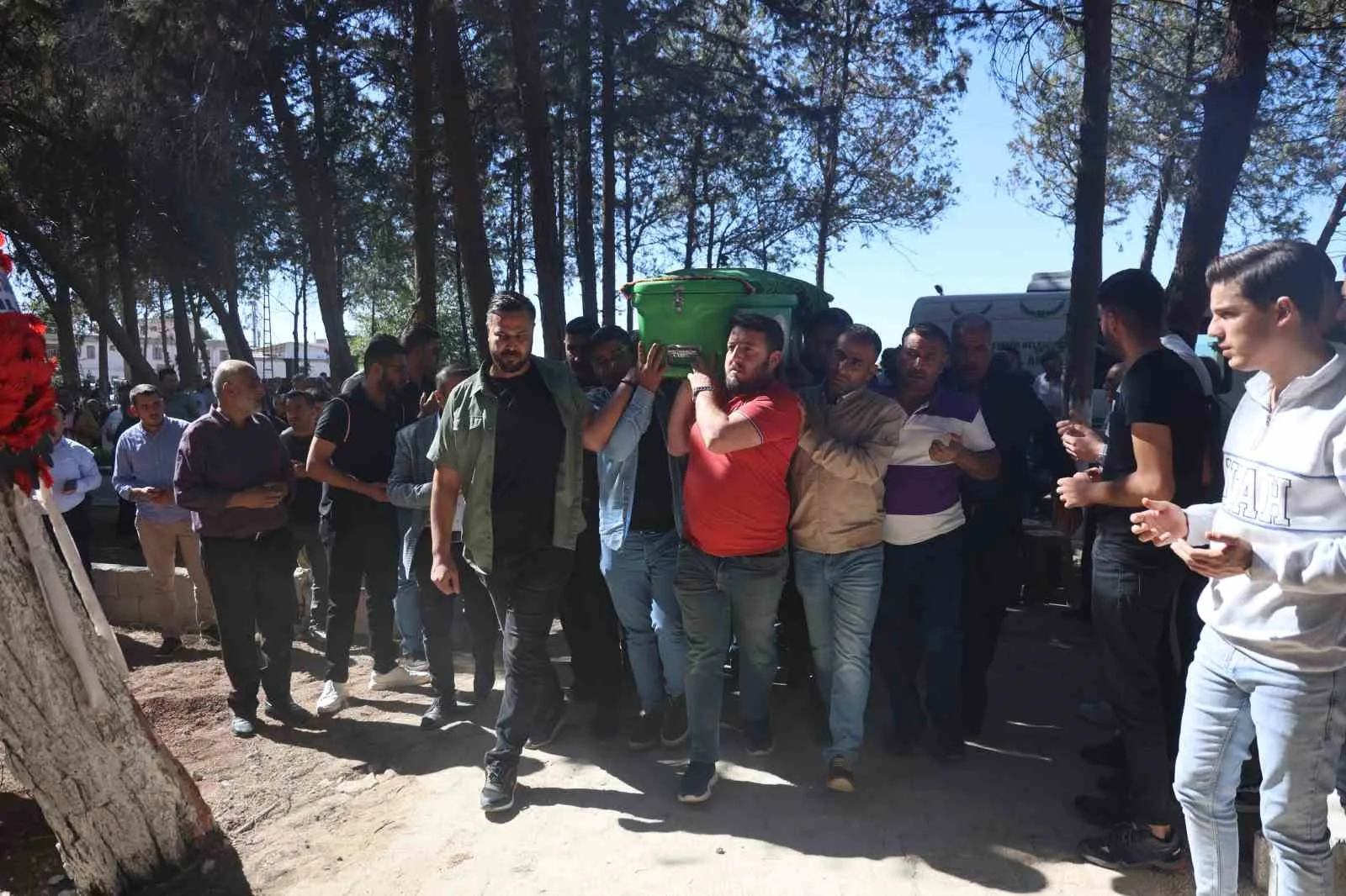 Hatay’ın Reyhanlı ilçesinde tırla çarpışıp takla atan otomobilin 27 yaşındaki