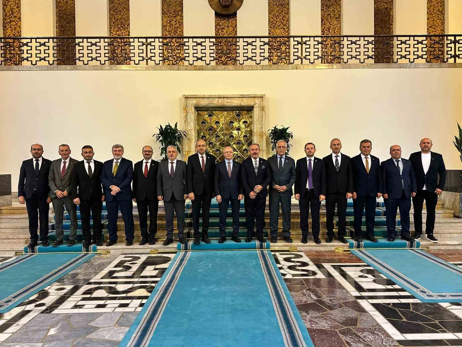 AK Parti Bursa teşkilatında iki ilçede yeni görevlendirmeler yapıldı. Harmancık