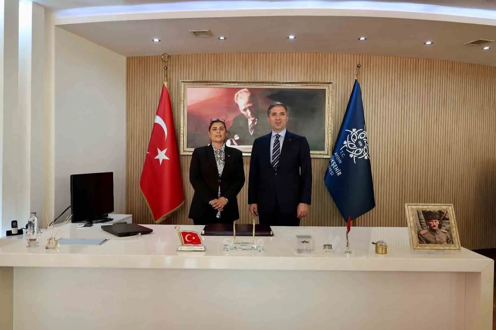 Aydın Büyükşehir Belediye Başkanı Özlem Çerçioğlu’nu ziyaret eden AK Parti