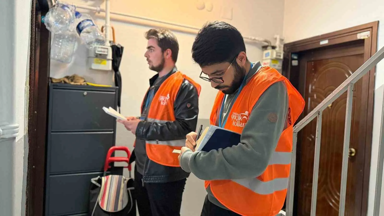 AK Parti İstanbul İl Gençlik Kolları, 39 ilçede gerçekleştirdiği saha