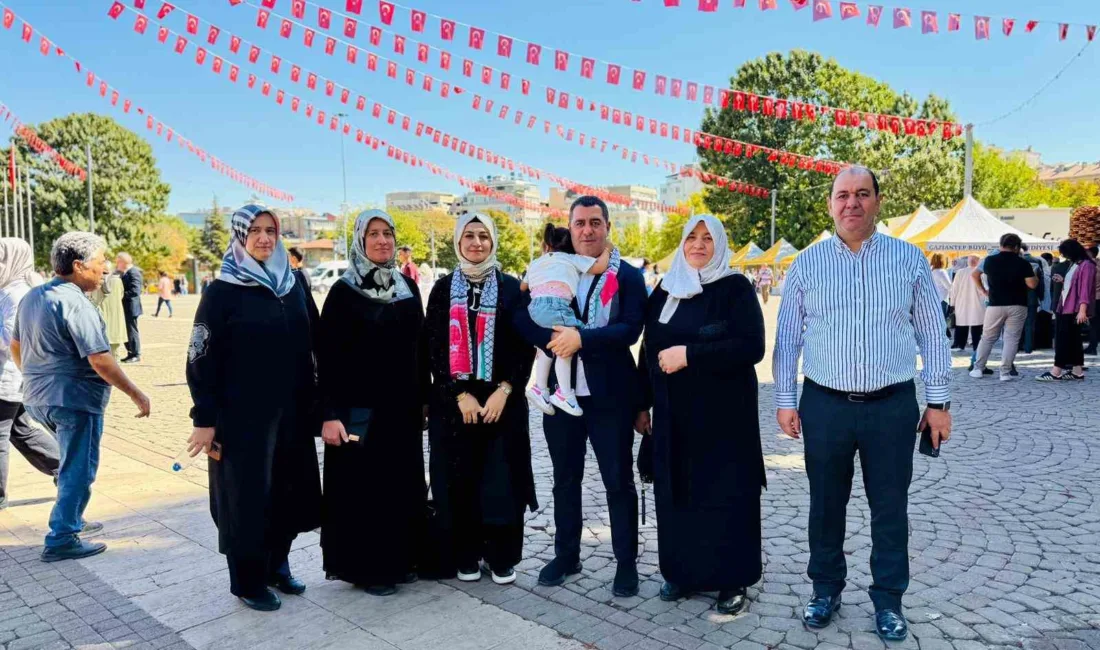 AK Parti Gaziantep Milletvekili Bünyamin Bozgeyik, ailesi ile birlikte etkinliğe