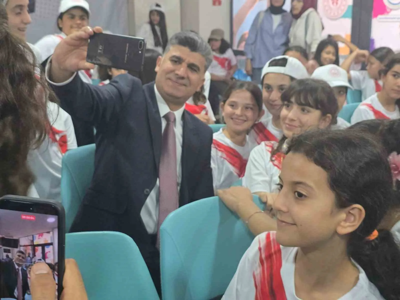 Akdeniz Kaymakamı ve Belediye Başkan Vekili Zeyit Şener, Gençlik ve