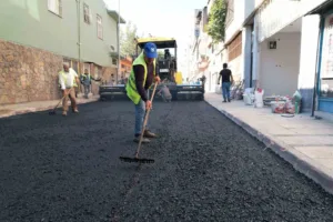 Mersin’in merkez ilçe Akdeniz Belediyesi, merkez ve kırsal mahallelerde yol,